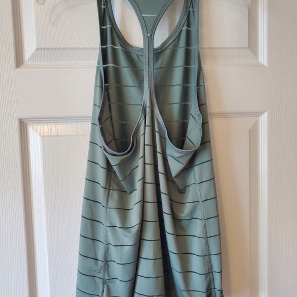 Athleta green workout‎ top - Picture 6 of 7